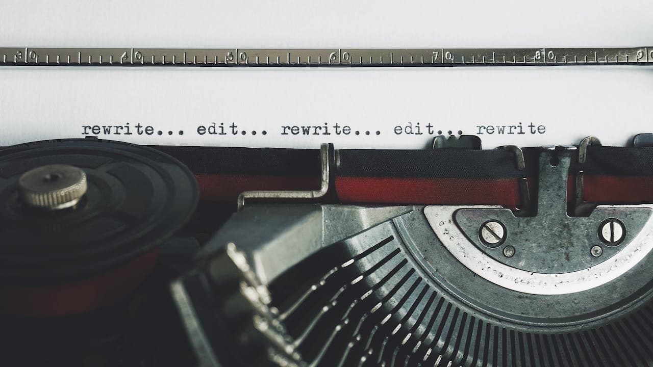 The Power Of Book Blogging: How To Start And Maintain A Successful Book Blog